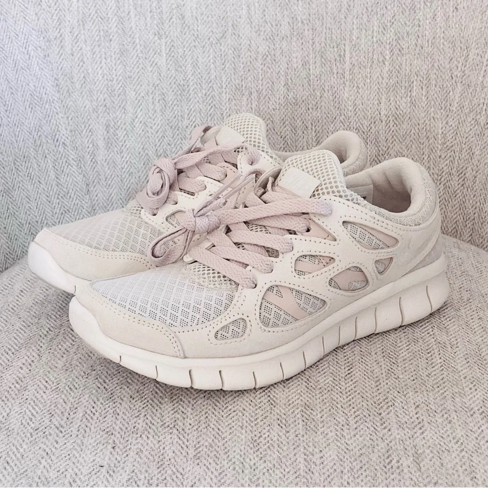 Nike Women's Pink White Sneakers
